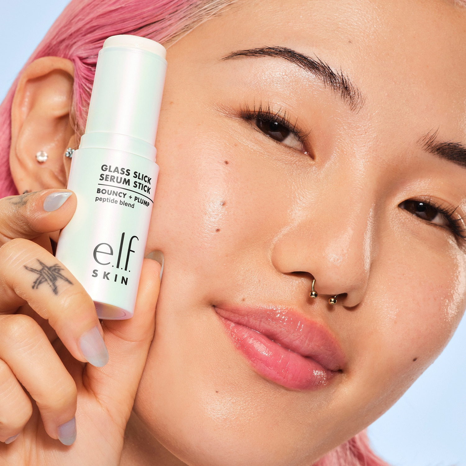 E.L.F. SKIN GLASS SLICK SERUM STICK (S&Eacute;RUM FACIAL EN BARRA CON P&Eacute;PTIDOS)